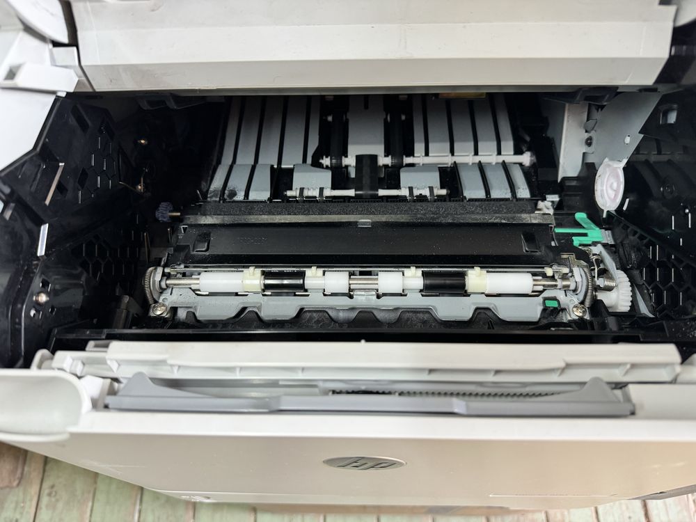 Принтер HP LaserJet 600 m602