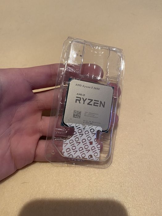 AMD RYZEN 5 3600