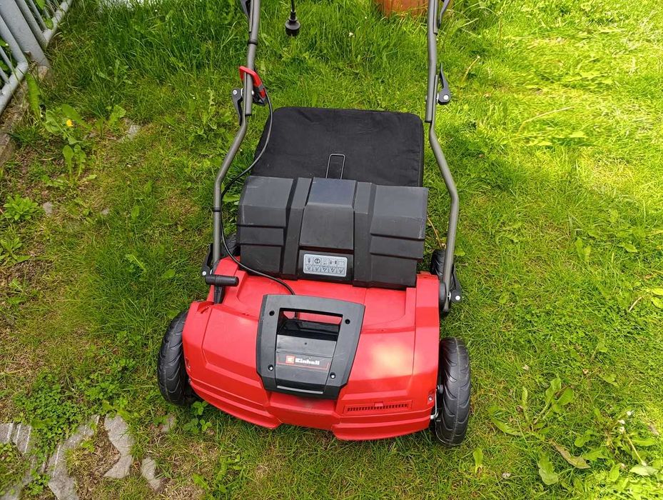 Wertykulator elektryczny Einhell GE-SA 1640 moc 1600W 40cm z koszem