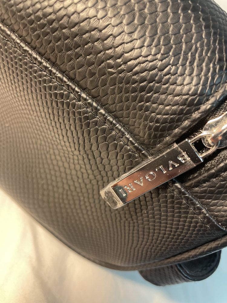 Bolsa  Bvlgari preta