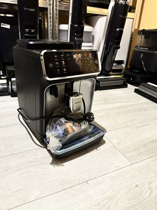 Кофемашина Philips 5500 latte go