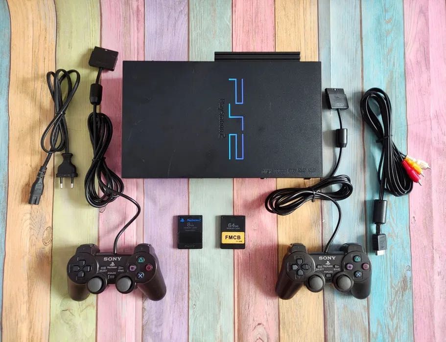 Продаю оригинальную Sony PlayStation 2 (Fat). Личная один владелец.