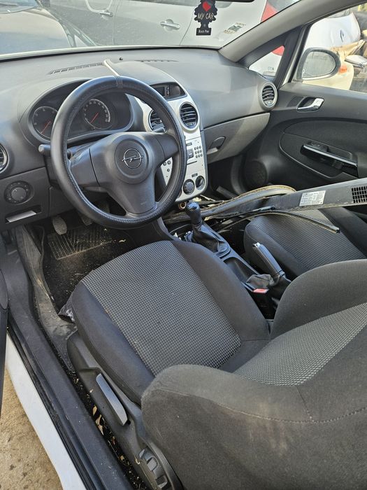 Opel corsa c 1.3 cdti para peças