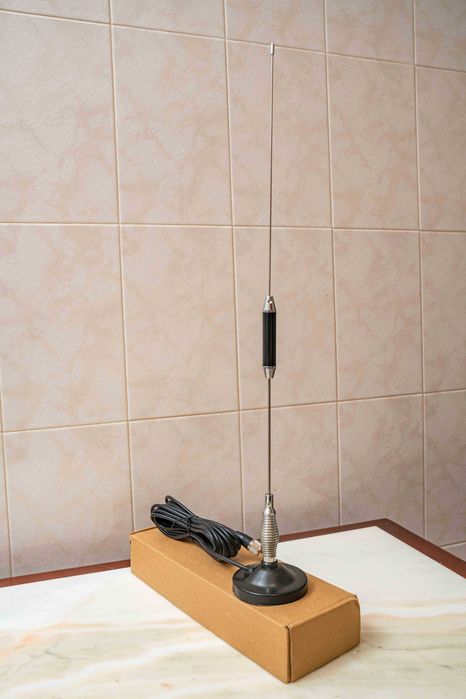 Antena de Radio CB 27 Mhz magnética, nova e robusta.