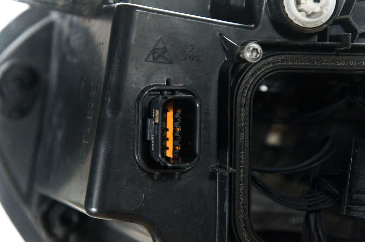 Reflektor lampa przód Trafic III itp. LED PURE VISION    41.10.24