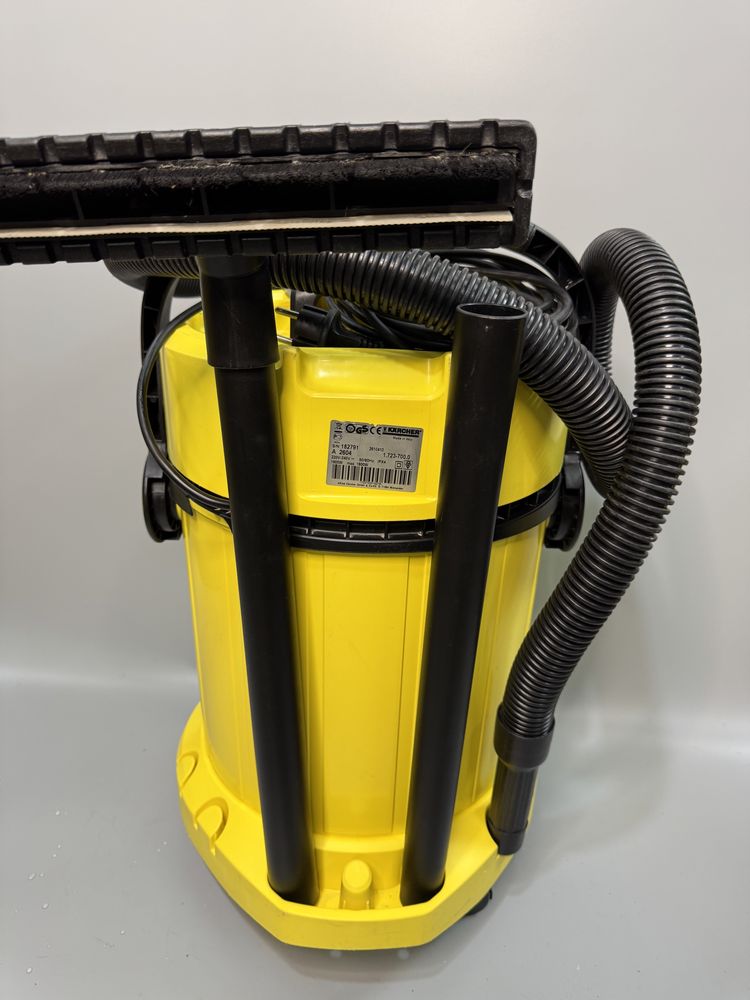 Пилосос для вологого та сухого прибирання Karcher A 2604