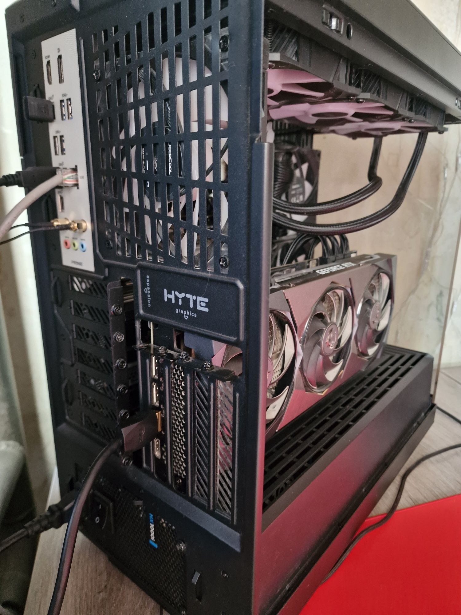 Корпус пк Hyte y40