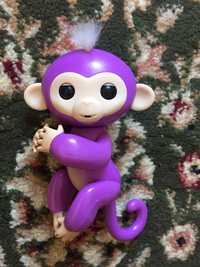 Интерактивная обезьянка Happy Monkey Fingerling