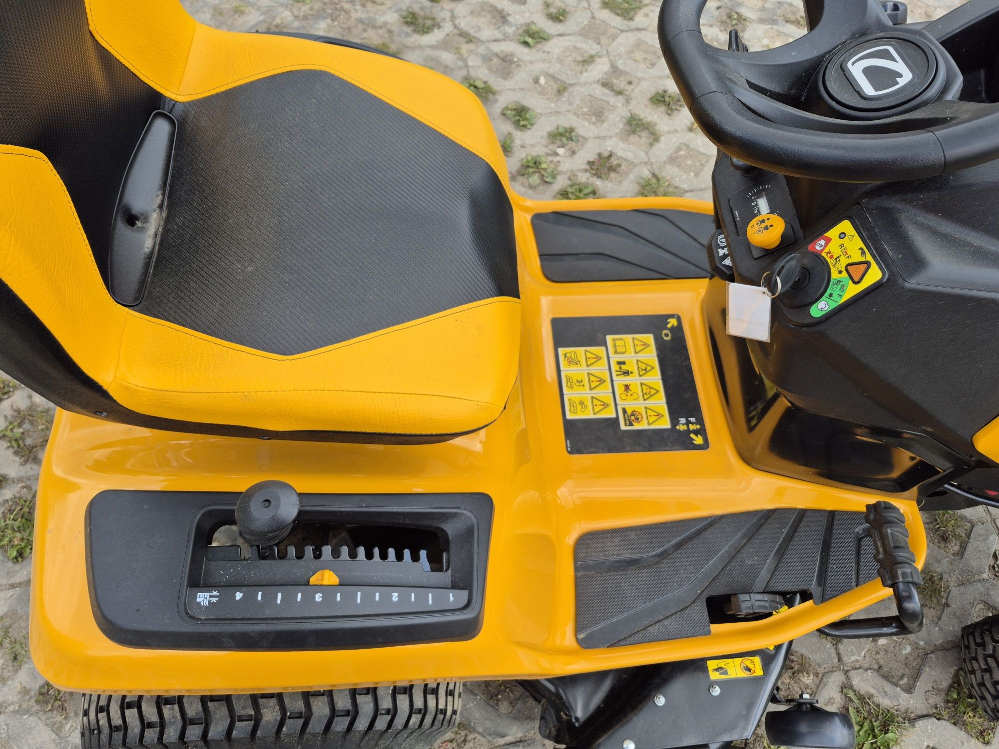 Kosiarka ciągniczek cub cadet nowa nie używana