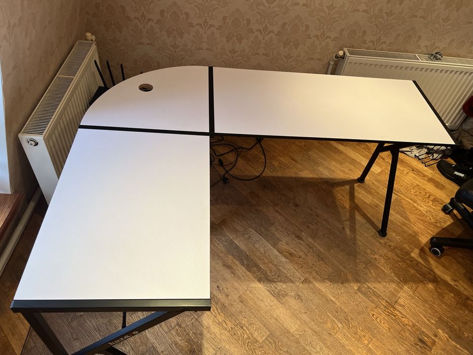 Стол компьютерный углрвой геймерский Huzaro Hero 6,3 White белый