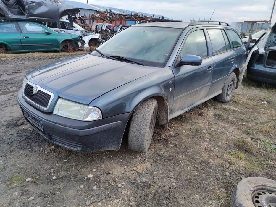 Skoda octavia I lift kombi 1.9 TDI lakier 9901 na części