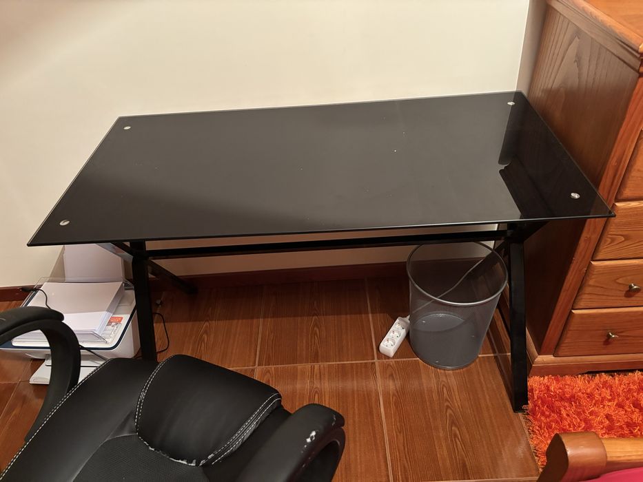 Secretaria em Vidro Preto