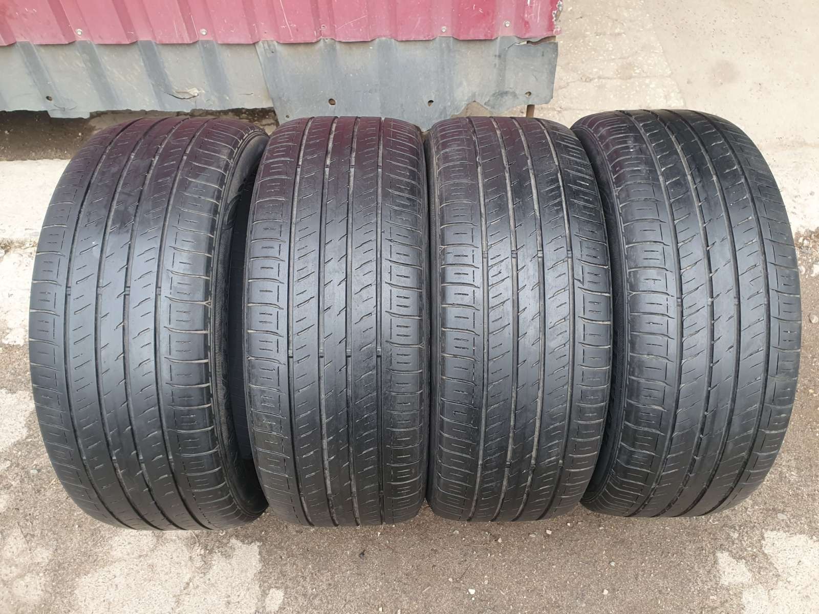 Продам шини 215/50/17 DUNLOP