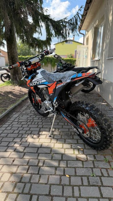 Kovi advance 250 ST 2025 18/21 чорно оранджевий та сіро оранджевий