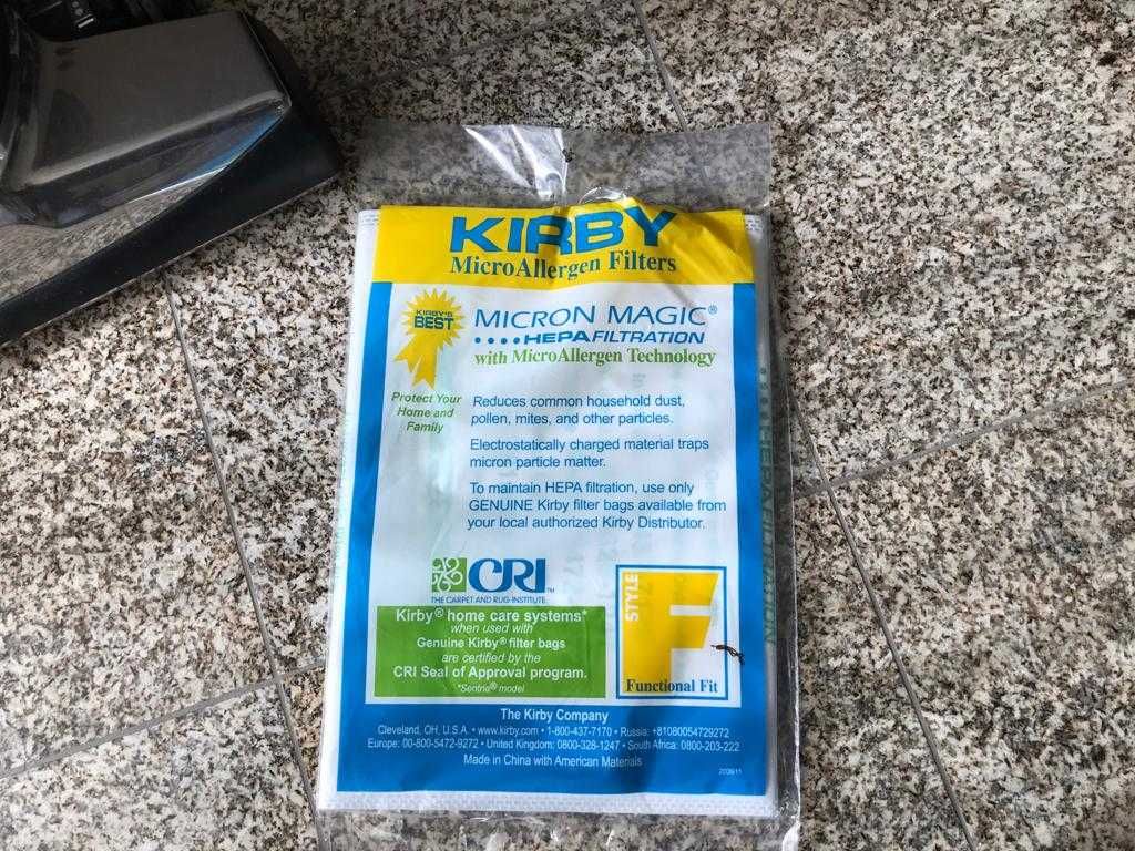 Aspirador com Acessórios de Limpeza