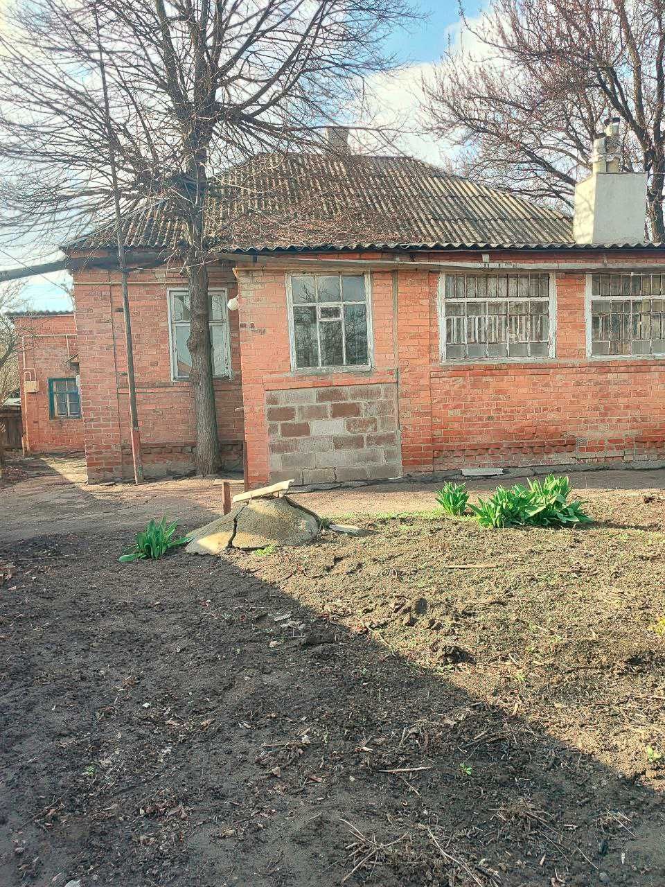 Продам будинок в Дергачах по вулиці Садовій.