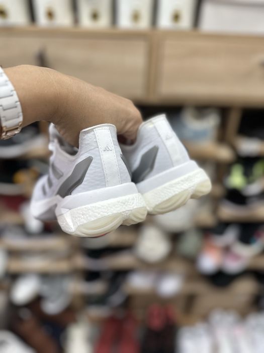 Розпродаж Adidas Crazyflight 5, знижка на деякі розміри!23 см (37 1/3)