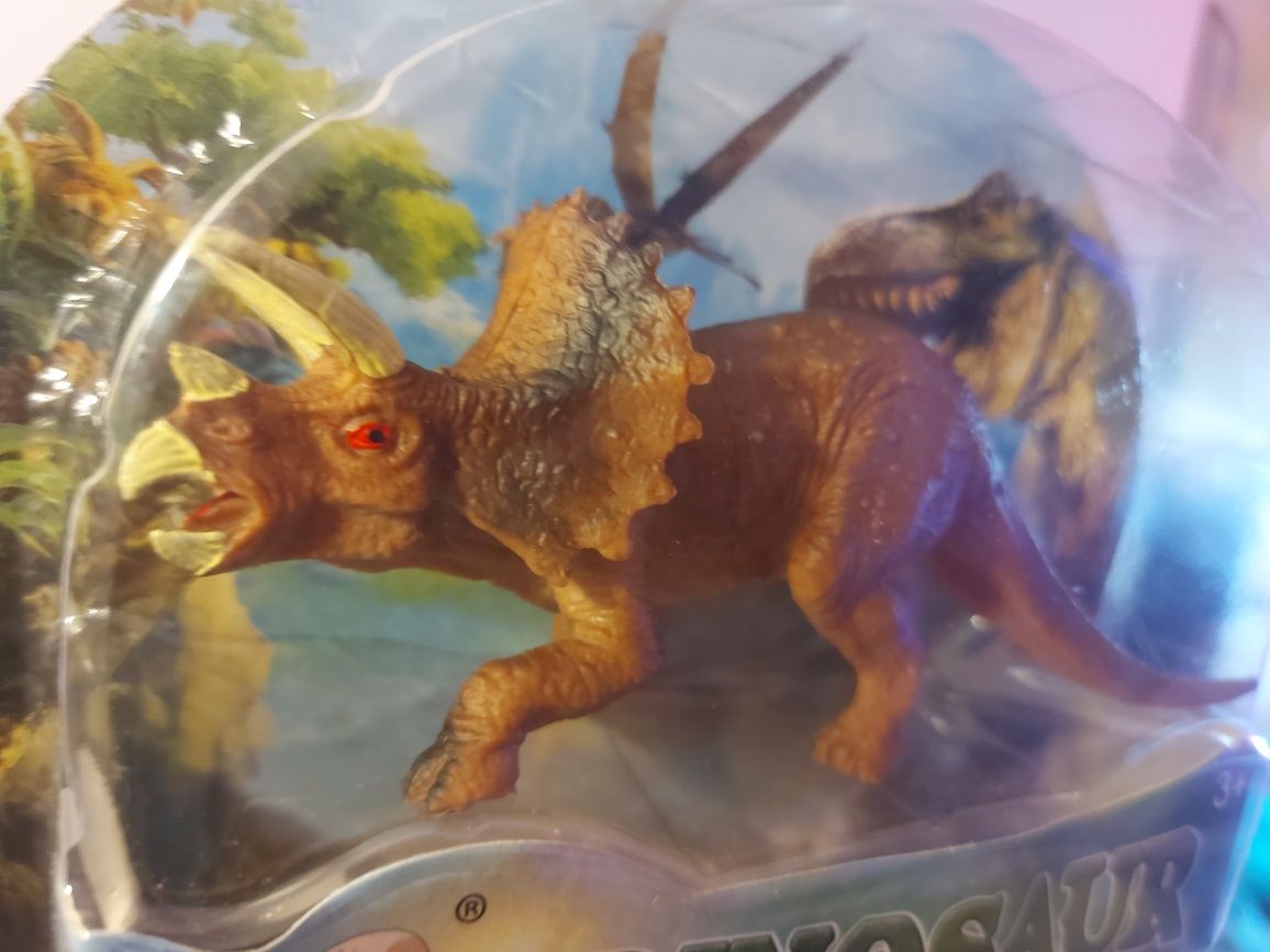 Динозавр фигурка новый в упаковке