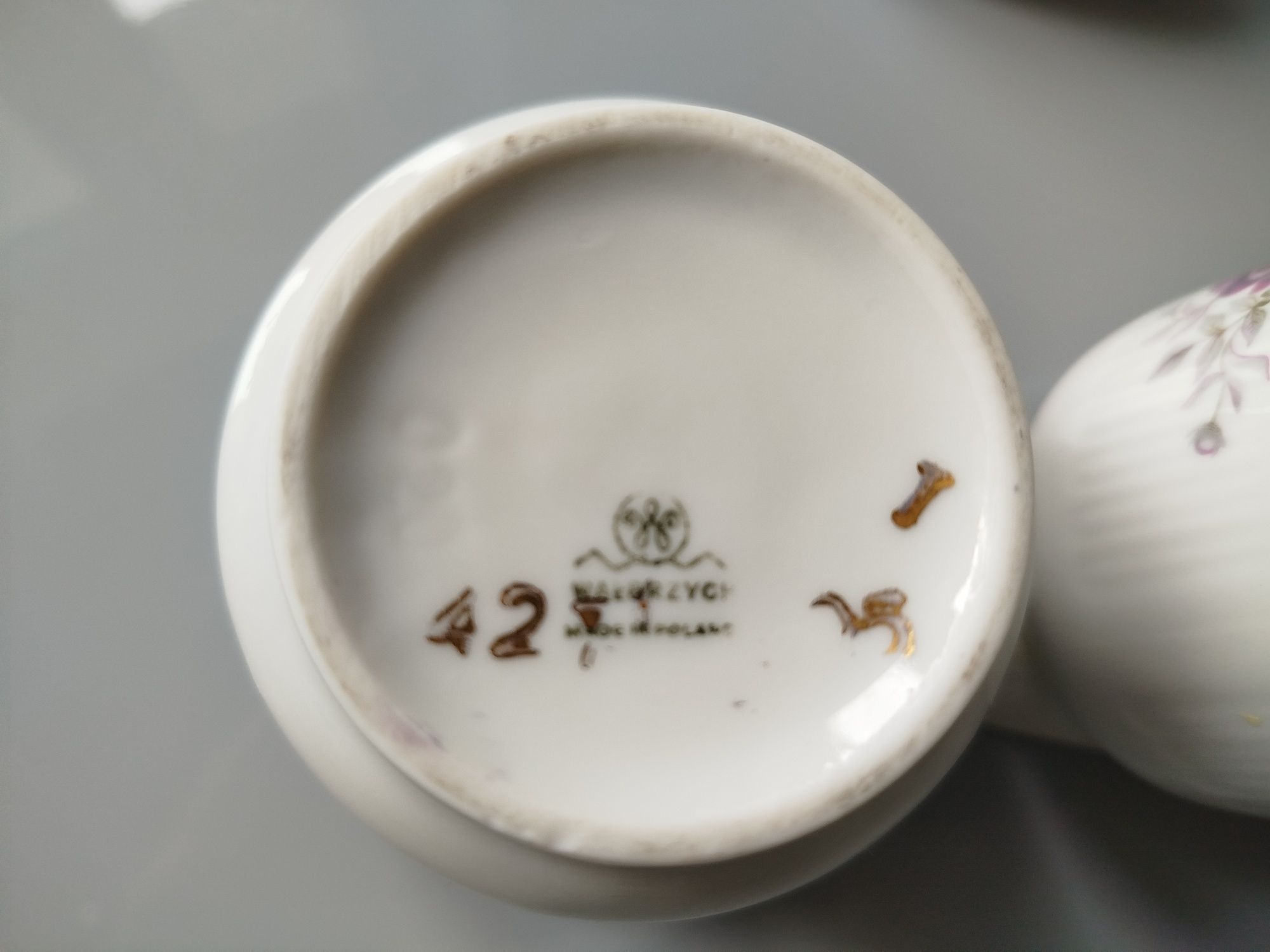 Porcelana z Wałbrzycha z czasów PRL-u