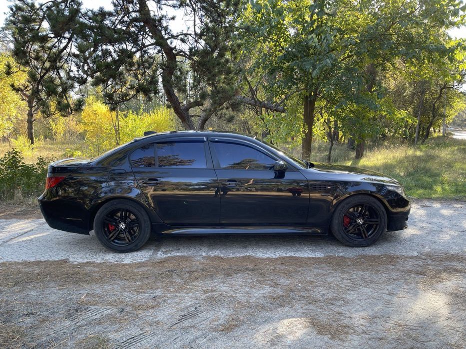 Продам bmw 523i e60
