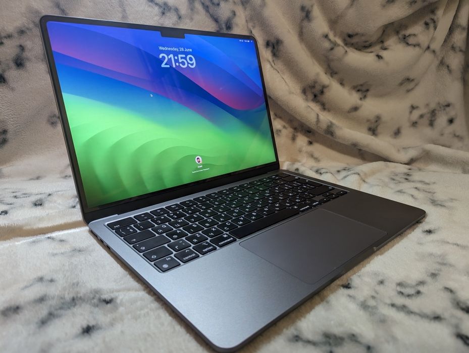 MacBook Air M2 8/512