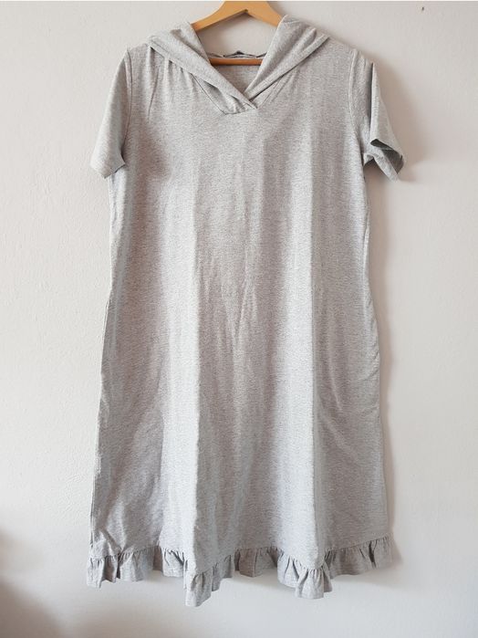 Szara wiosenna letnia sukienka z kapturem