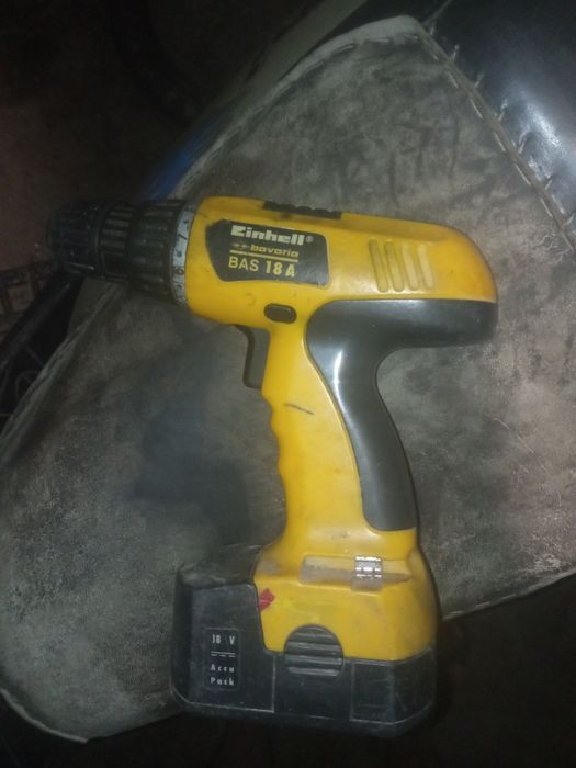 На продаж - шуруповерт на Акамуляторі б.у 450 грн