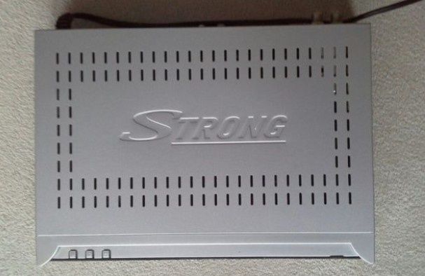 Tuner satelitarny Strong SRT6860. Cyfrowy odbiornik satelitarny Cyfra