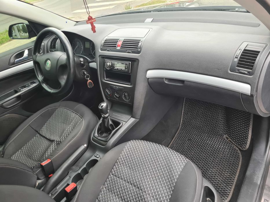 Skoda Octavia a5 1.6 мпі + газ