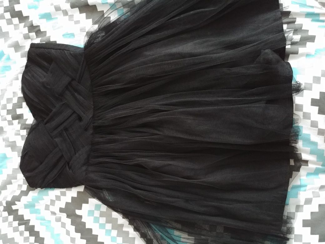 Czarna Tiulowa sukienka