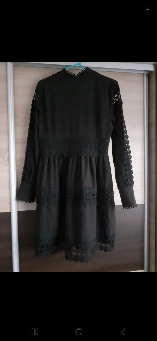 Czarna sukienka z koronka M