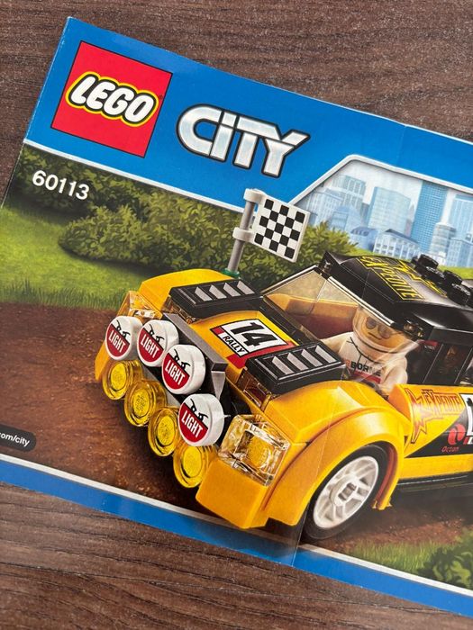 Carro de Rali
[LEGO City Great Vehicles 60 113)
