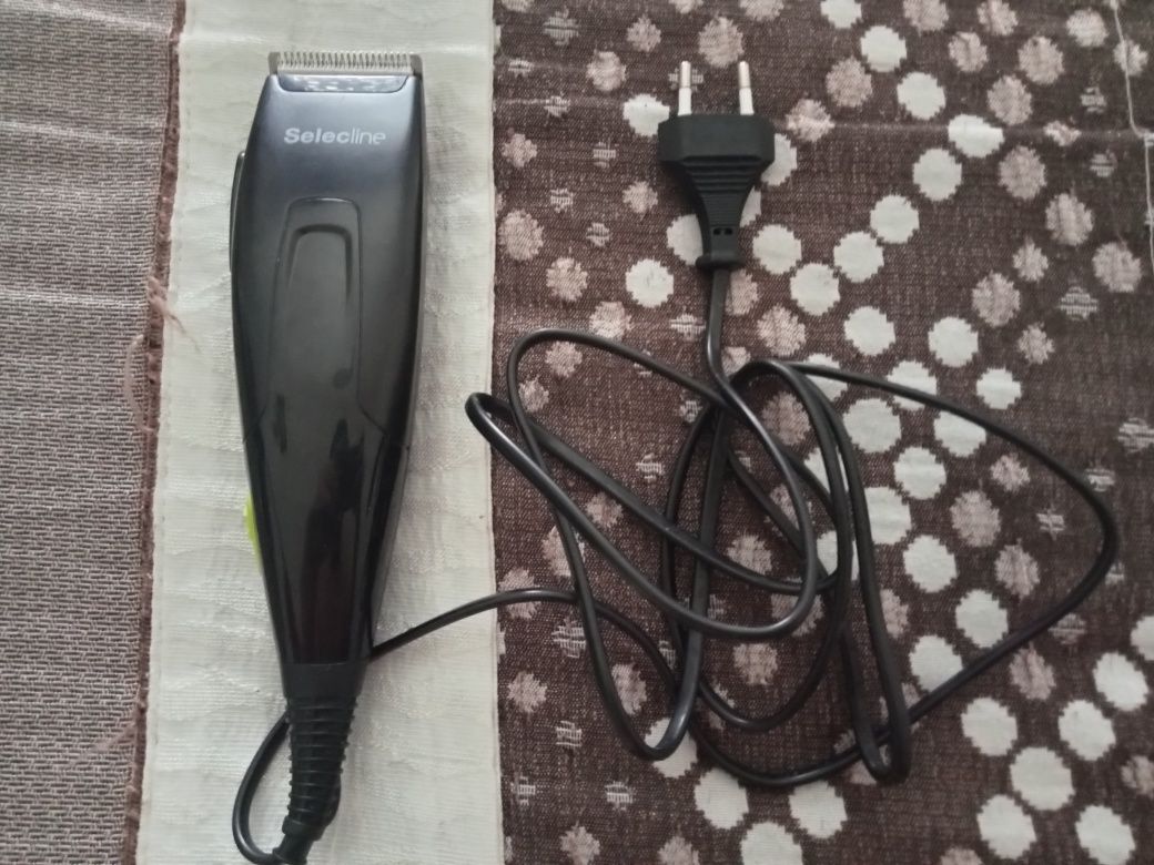 Máquina Cortar Barba E Cabelo Com Todos Acessórios Nova