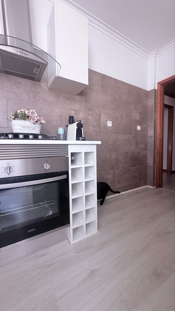 Vende-se T2 suite com terraço Lounge  e um lugar parqueamento!!!