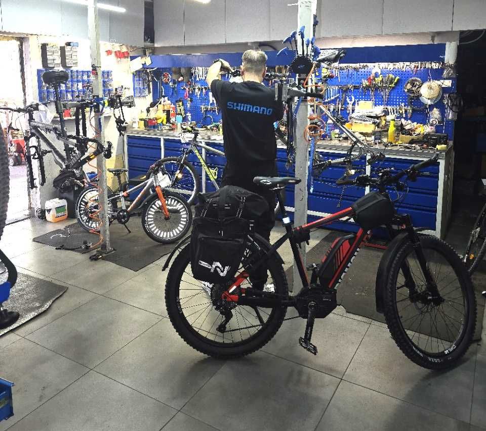 Serwis rowerowy Warszawa - Praga Południe - Wał Miedzeszyński 345