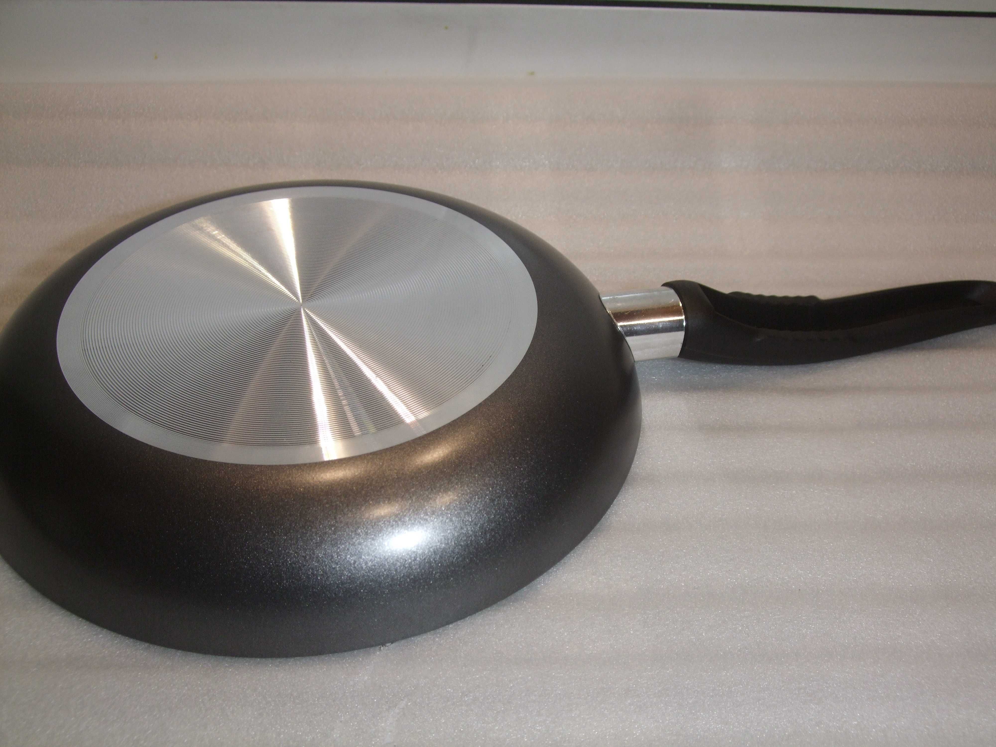Patelnia Z POWŁOKĄ NIEPRZYWIERAJĄCĄ Non-Stick Smukee 24cm TANIA !!!