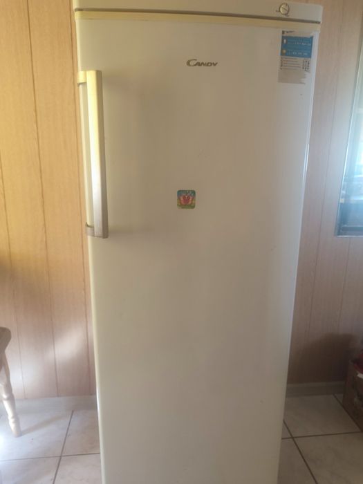 Продам морозильну камеру Candy