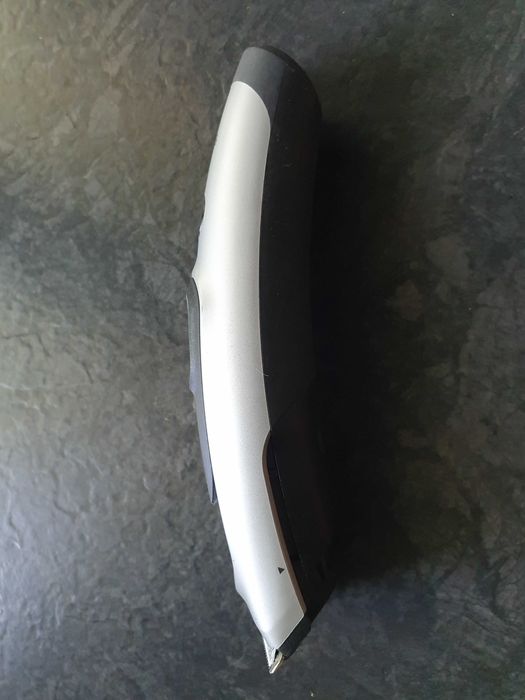 Nowa bezprzewodowa akumulatorowa maszynka do strzyzenia brauna