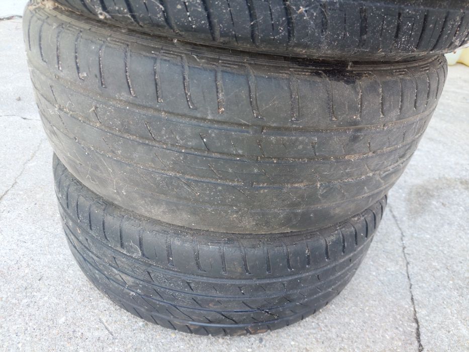 Rodas 4x100 195/50 r15v 2 pneus um pouco desgaste 2 quase novos