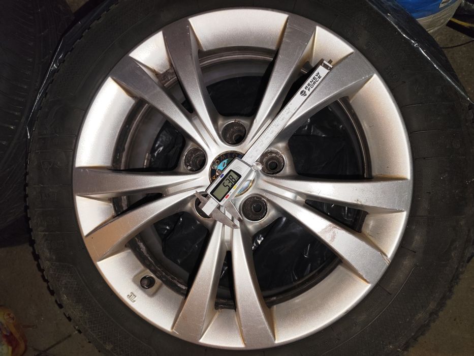 Koła zimowe felgi aluminiowe Alfa Romeo Giulietta 16 cali 5-6mm 2019r