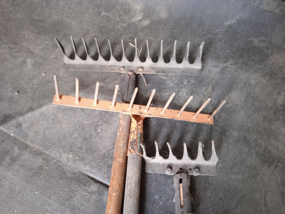 Продам Грабли,вила,сапки,лопаты.