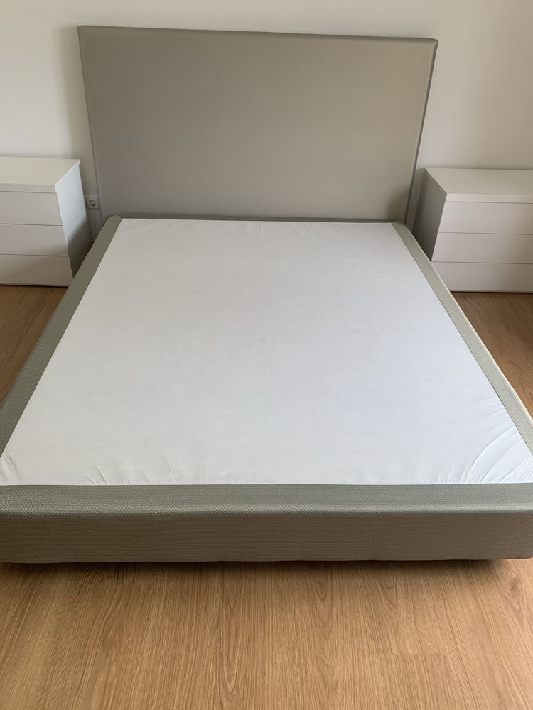 Sommier c/ pés e Cabeceira para cama