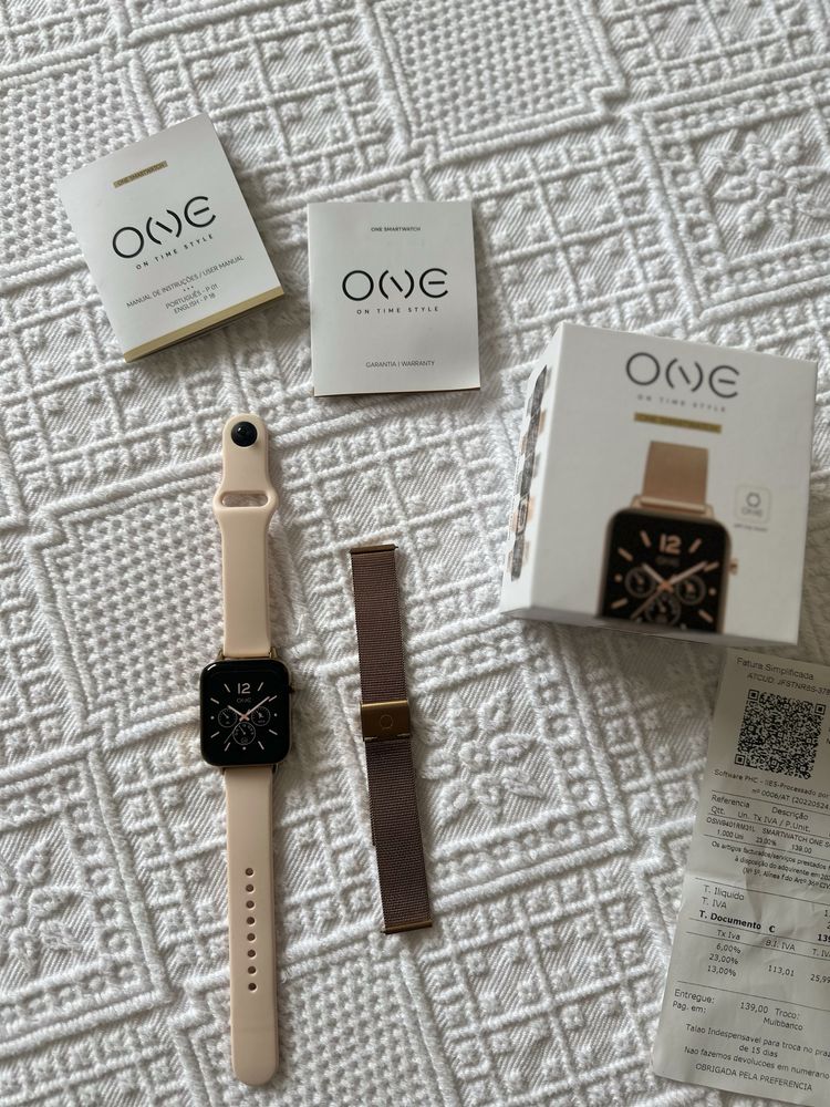 Vendo smartwatch ONE dourado