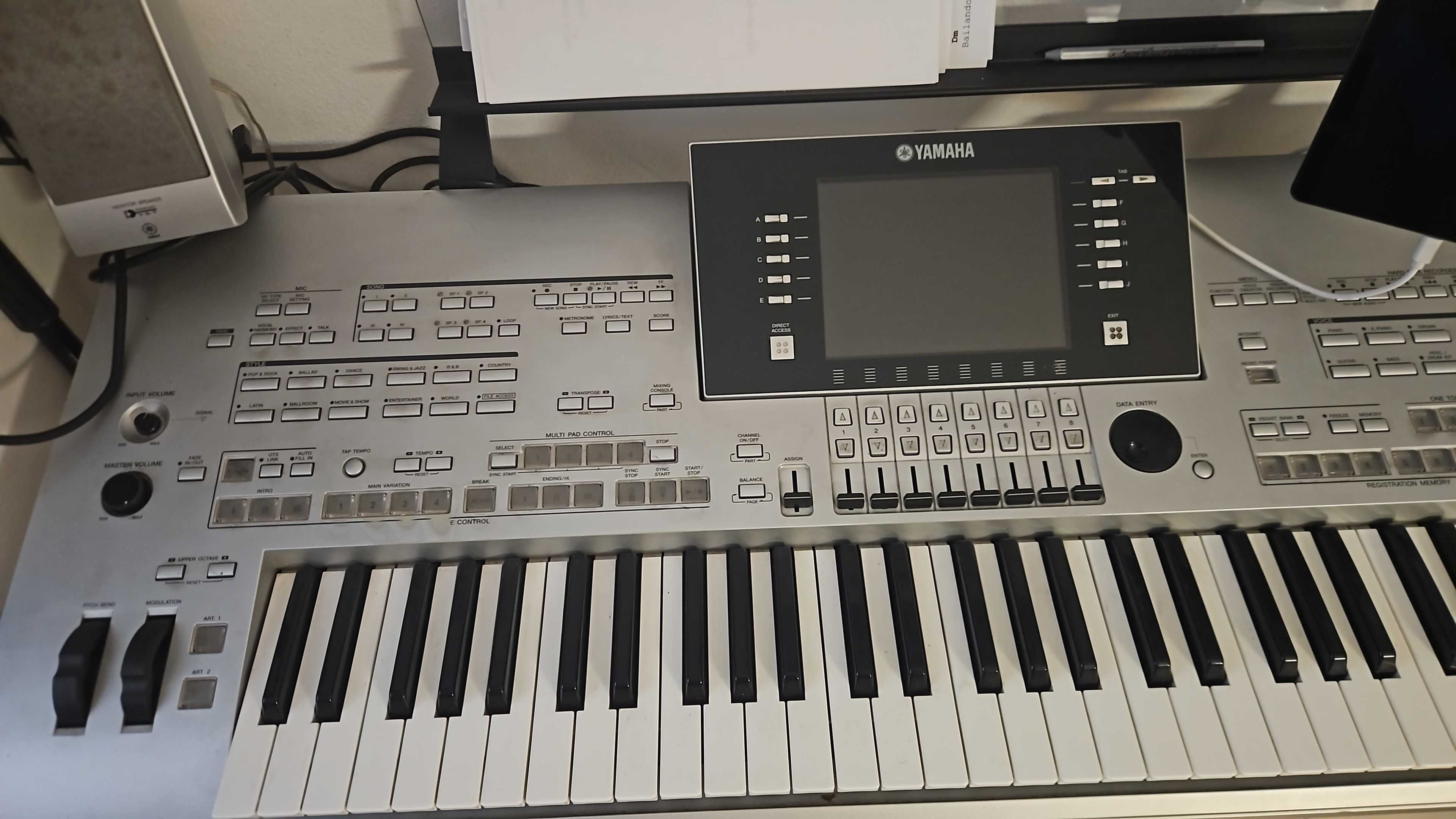 Yamaha Tyros 3 teclado