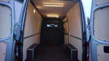 Zabudowa wnętrza paki samochodu Mercedes Sprinter L2H2 TN