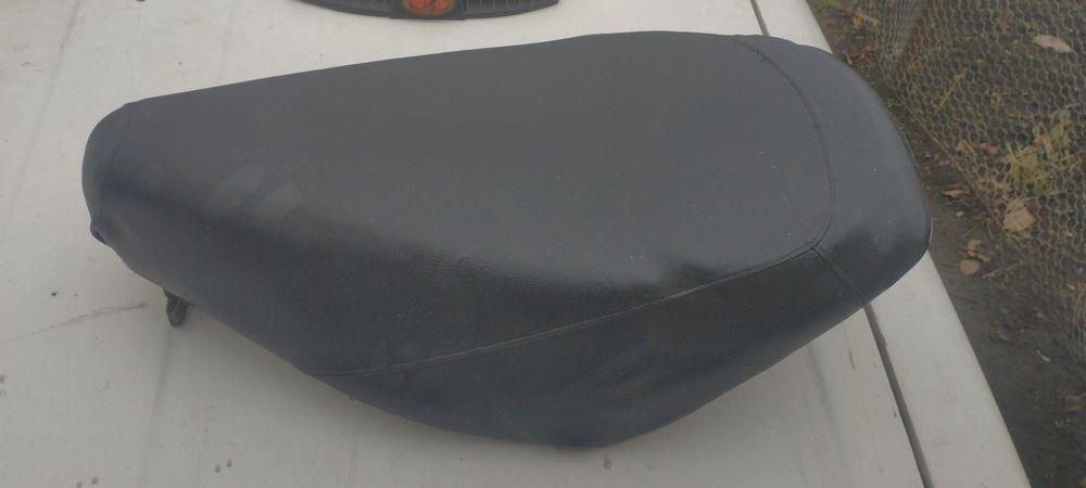 Продам сиденье на Сузуки адрес 50-100 куб.