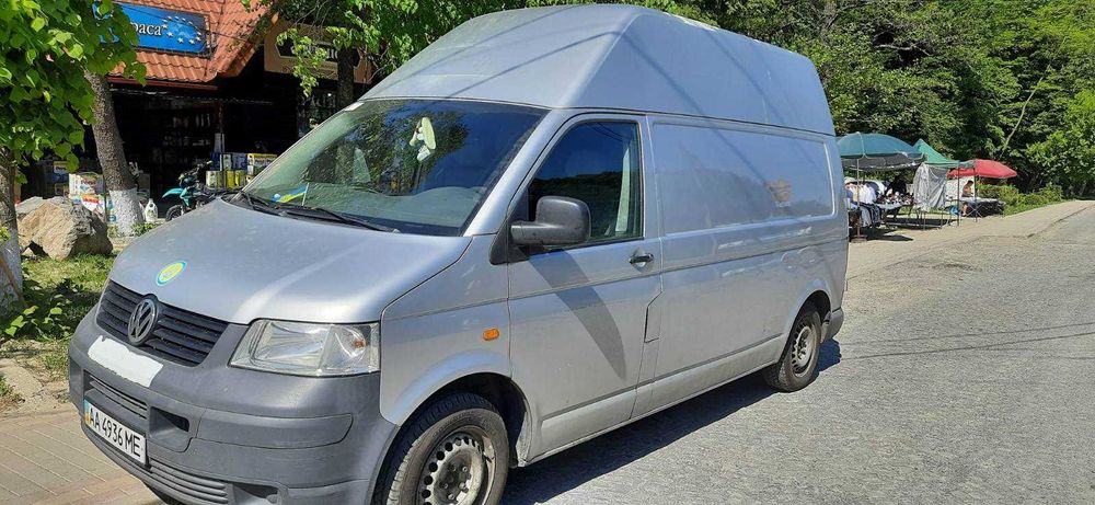 бус Volkswagen T5 дизель  1,9, механика 2006 г/в лонг высокий фаркоп