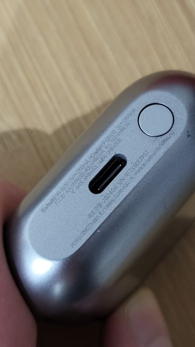 Etui ładujące ładowarka Samsung Buds 3 Pro oryginalne sprawne czyste