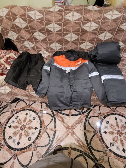 Костюм демисезонный размер 104,108