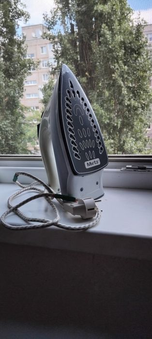 Утюги Livstar , Мирта дешево и провода